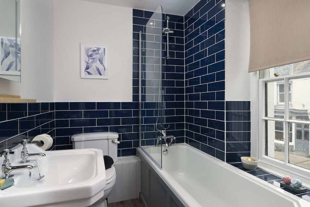 The White Hart Hotel Classic Twin Room, Ensuite (first floor) 8