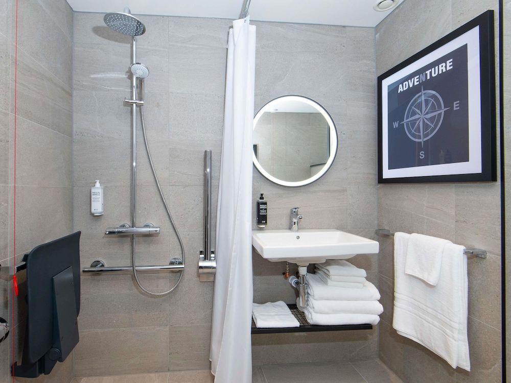 Ibis Styles London Gatwick Airport Room, 1 Double Bed with Sofa bed, Accessible 7