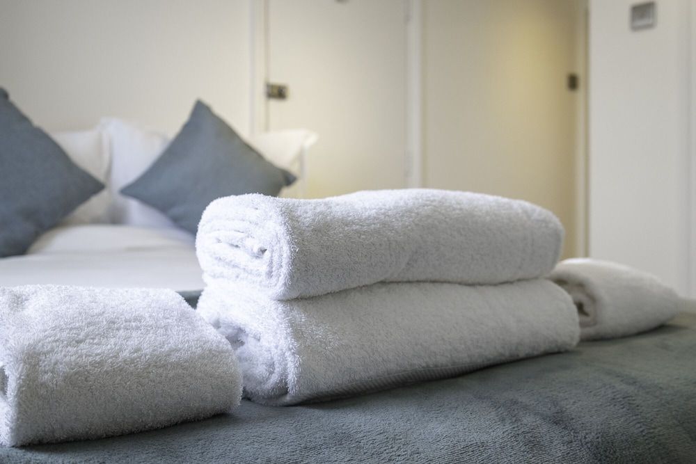 Upper Rock Brighton Apartments Apartment, Private Bathroom (E) 4