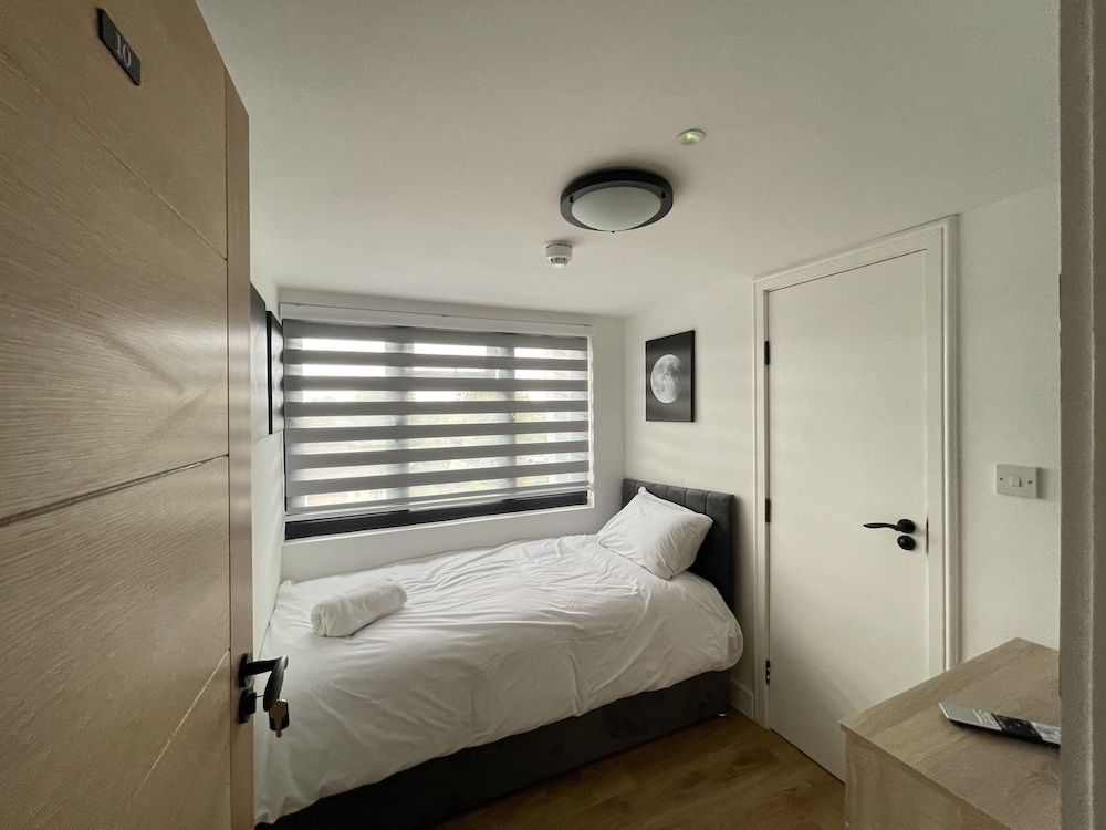 The Barrington Hotel Comfort Single Room, Ensuite 2