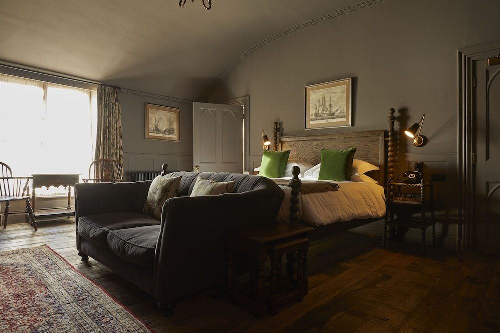 Even Bigger Comfy Luxe room 1