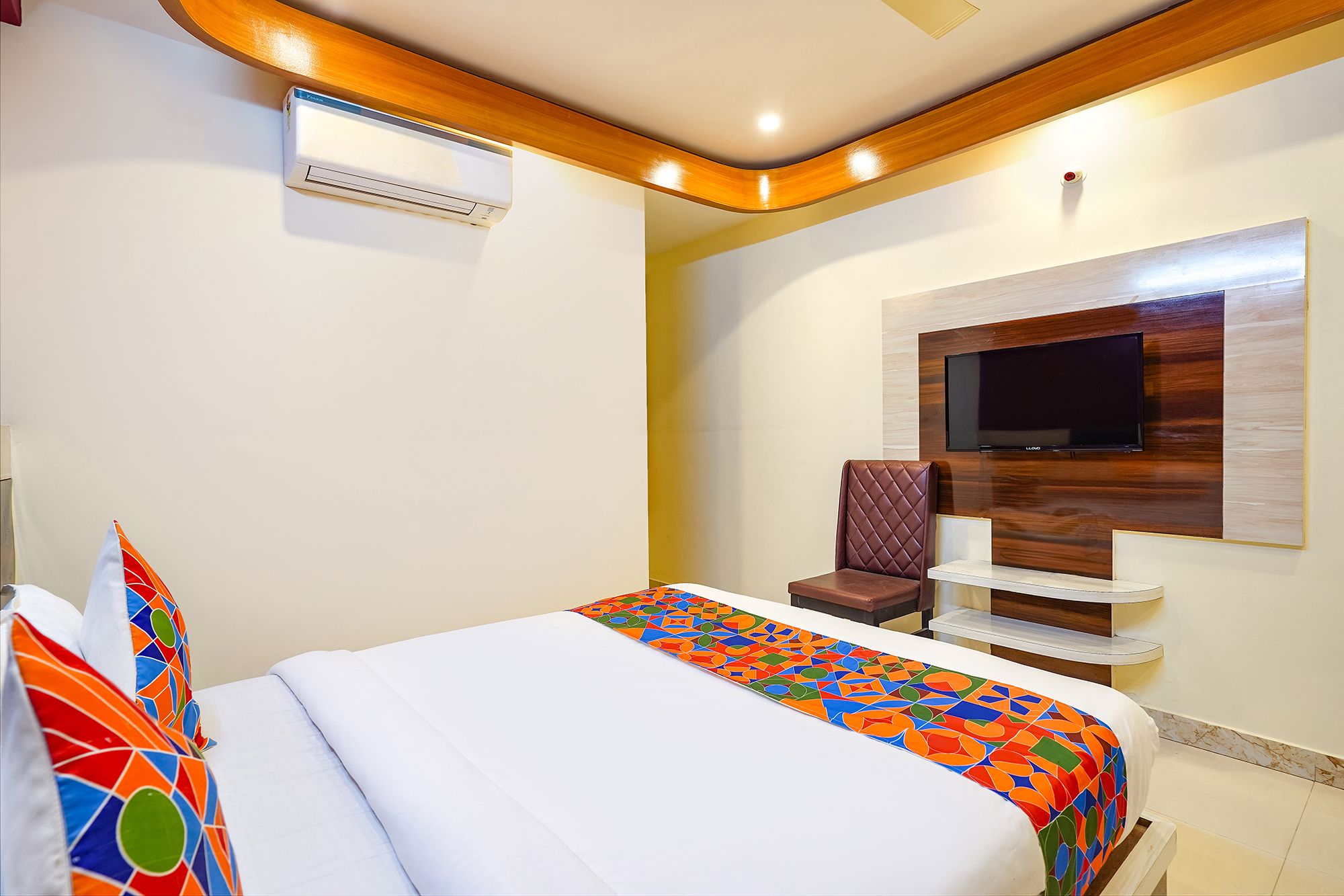 FabHotel I Residency Deluxe Room 2