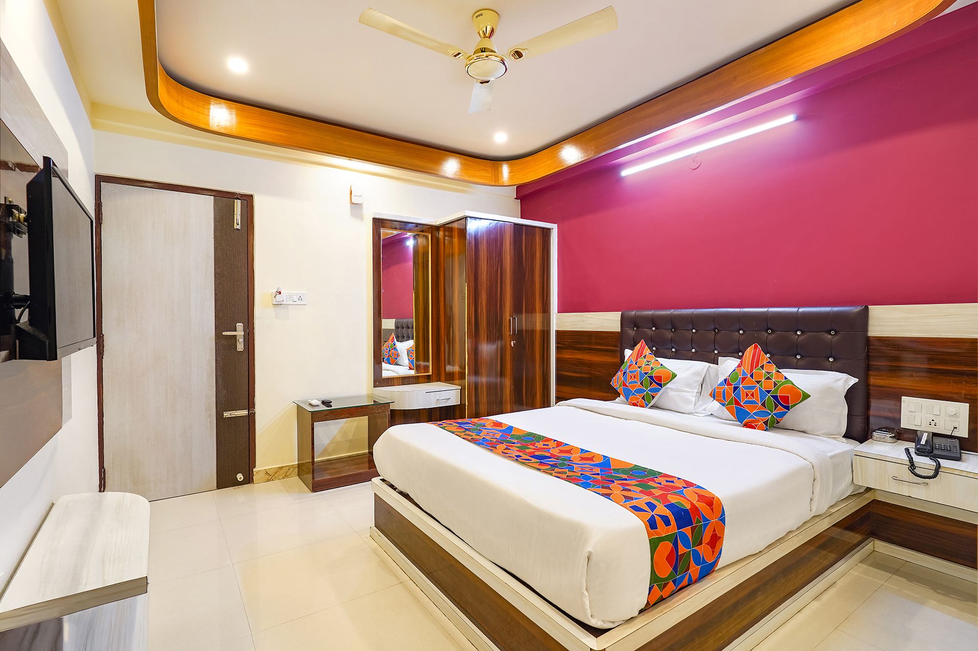 FabHotel I Residency Deluxe Room 3