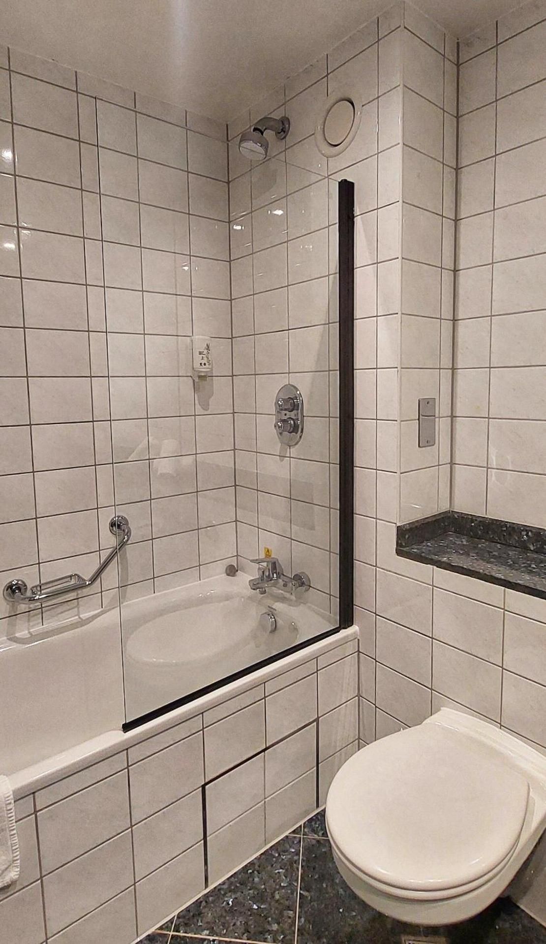 B&B HOTEL London Heathrow Twin Room 5