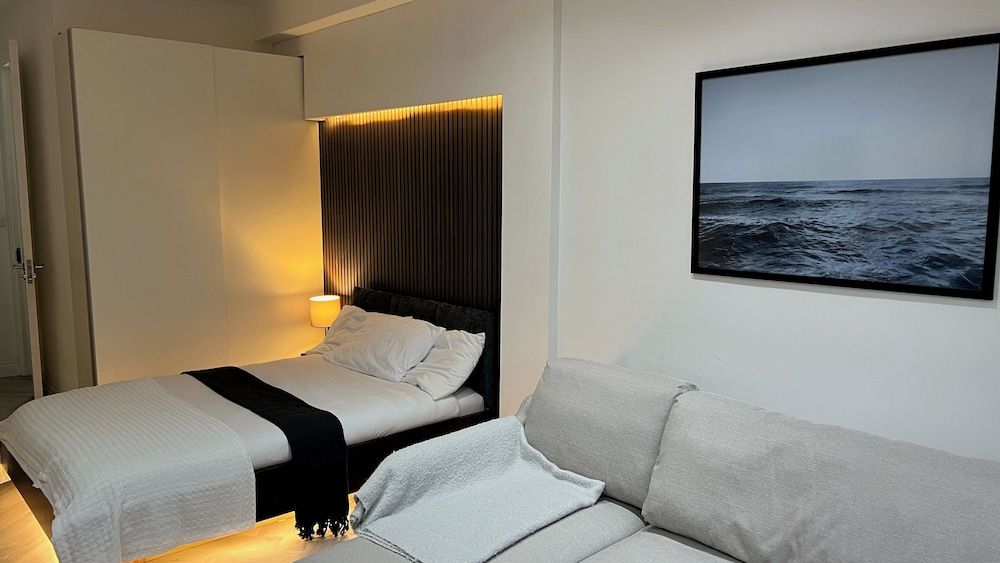 London Studios and Suites Premier Studio