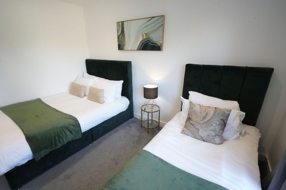 Heathrow Charge and Go Premium Apartment 5