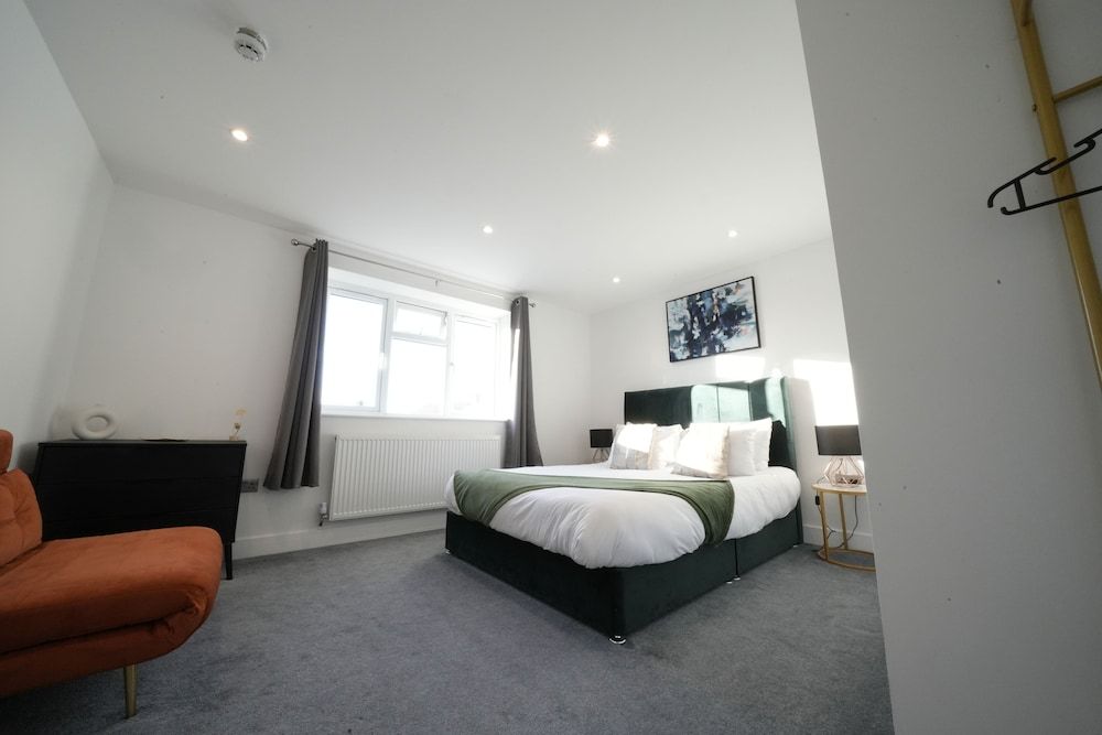 Heathrow Charge and Go Premier Apartment 3