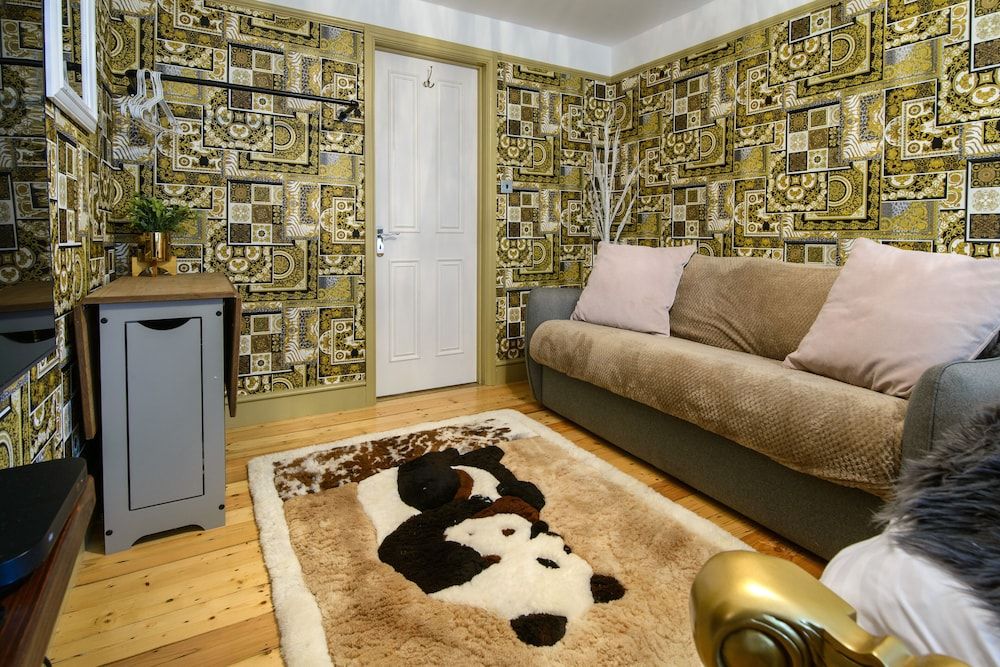 Deluxe 2 Bed Versace Hottub Skytv House 15