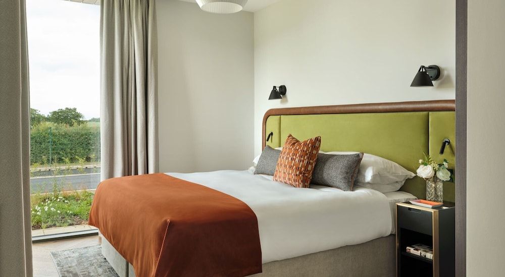 Escapade Silverstone 1 Bedroom Countryside Residence - King