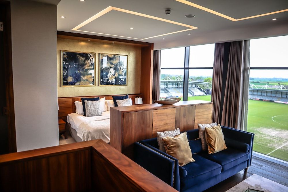 Large Suite Pitch View