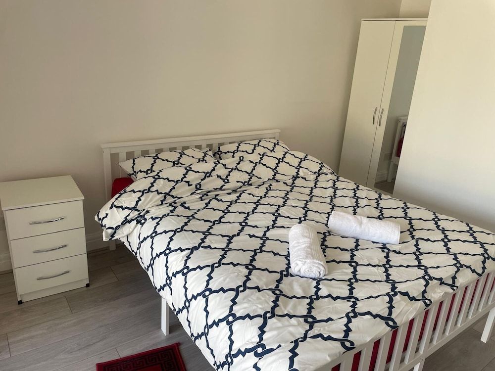 Rahal Edgware Superior Double or Twin Room 2