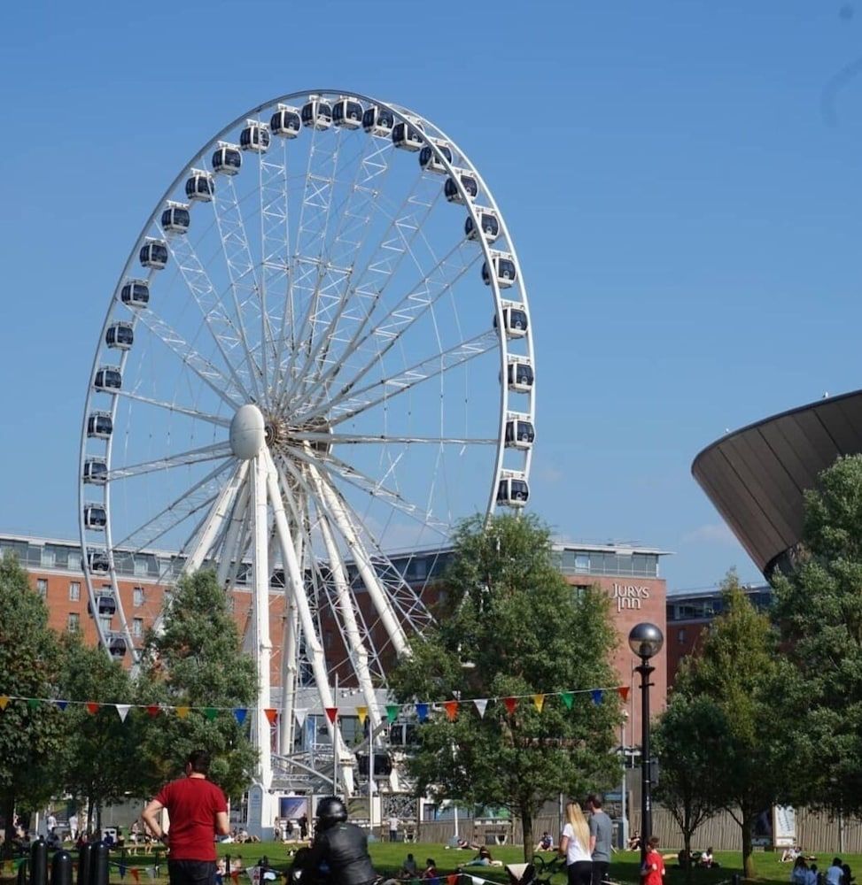 Stunning 5-bed House in Liverpool! Great Location! House 7