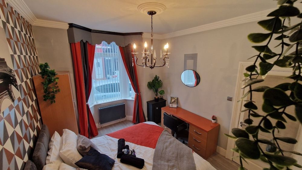 Stunning 5-bed House in Liverpool! Great Location! House 14