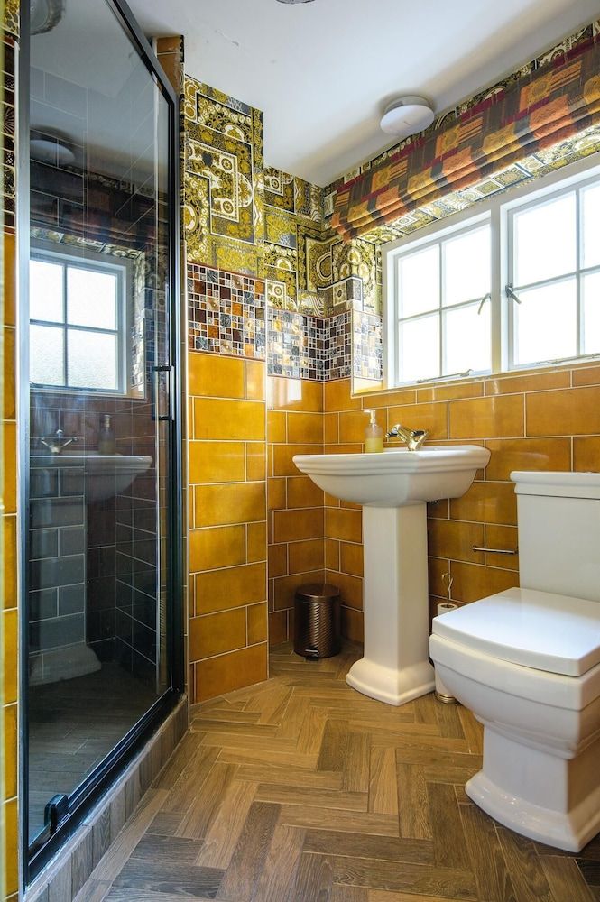 Luxury 2 Bed Manor House Hot Tub Cinema Room Skytv House 8