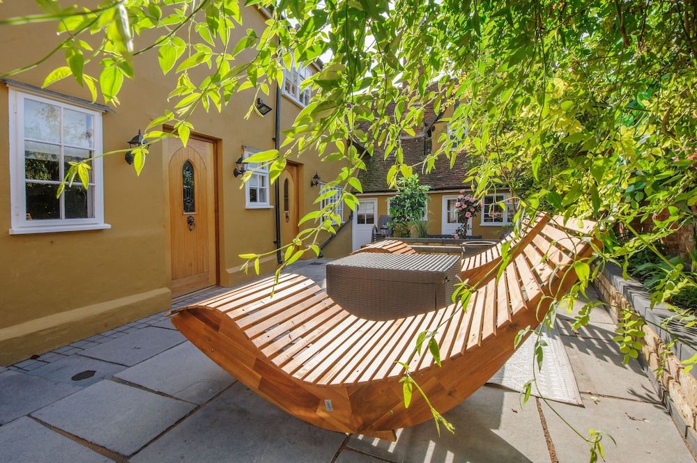 Luxury 2 Bed Manor House Hot Tub Cinema Room Skytv House 6