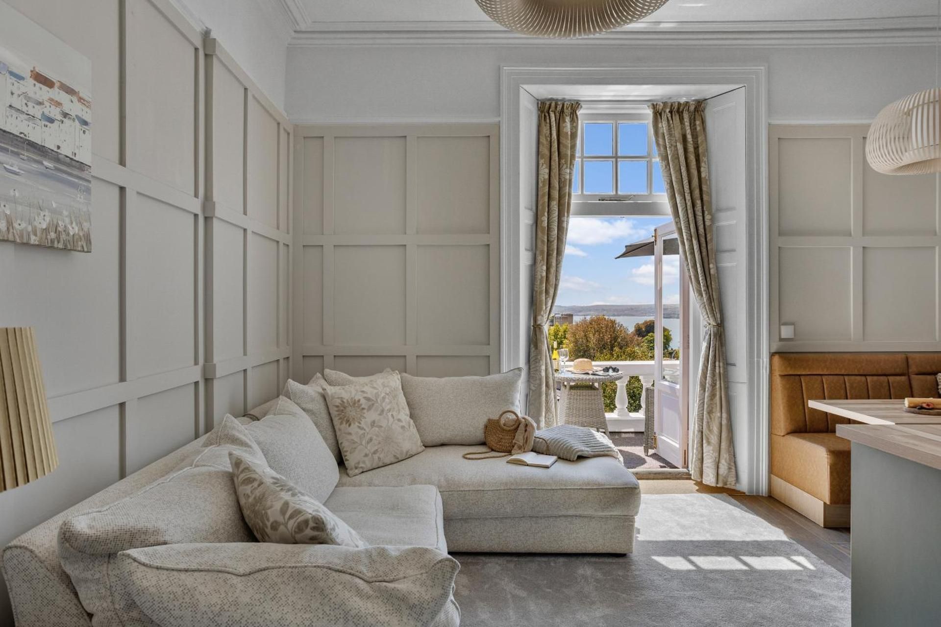 One-Bedroom Apartment with Balcony and Sea View
