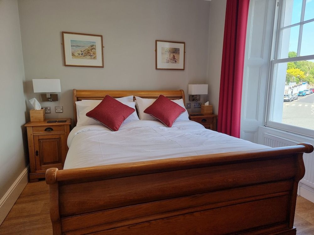 Standard Double Room, Ensuite, Sea View (101)
