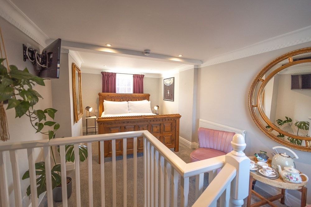 House Arundel Deluxe Suite (The Queen)