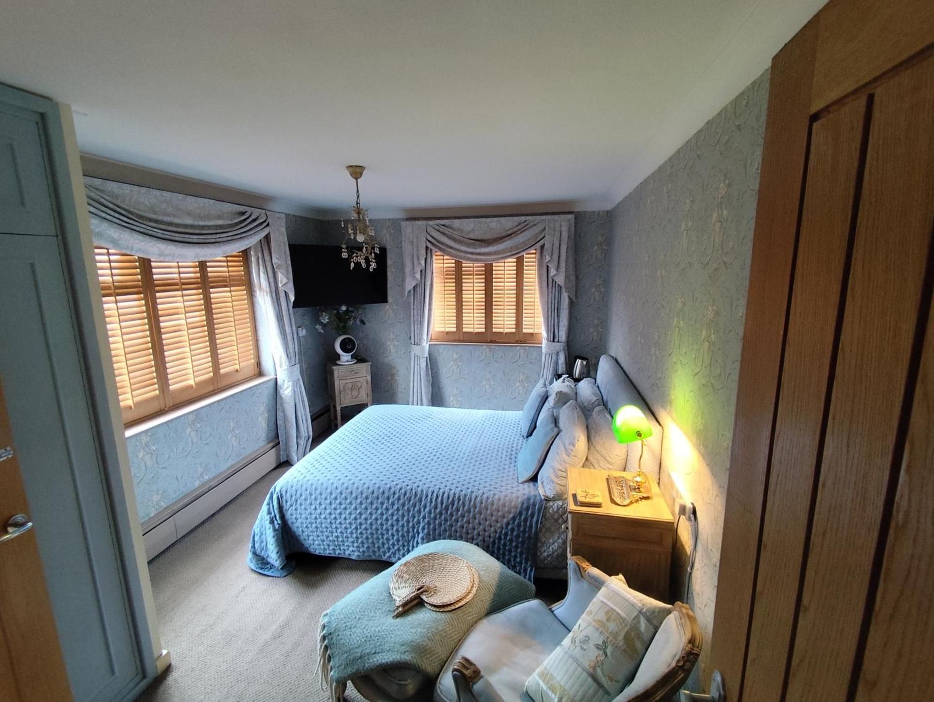 Richmond Lane Guest House Deluxe Double Room with Shower 2