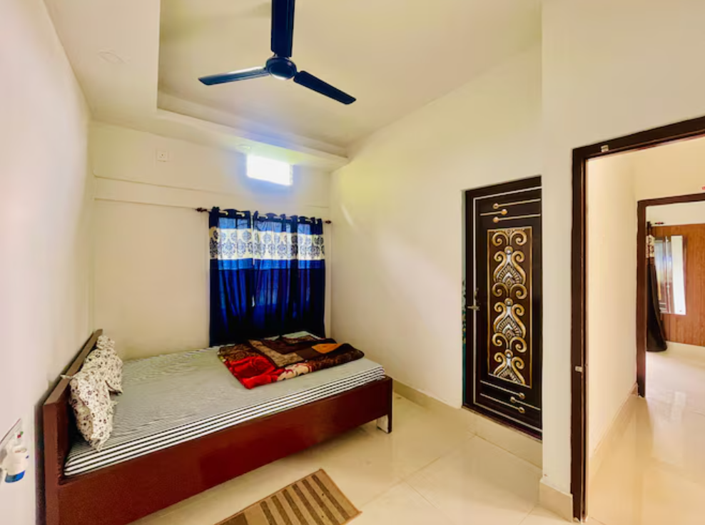 DELUXE TWIN BED ROOM