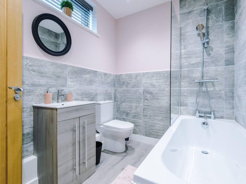 The Lowry One-bedroom Apartment by Belvilla Apartment 7