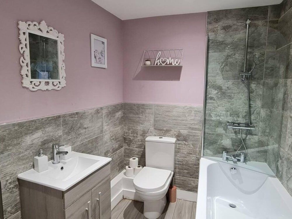 The Lowry One-bedroom Apartment by Belvilla Apartment 6