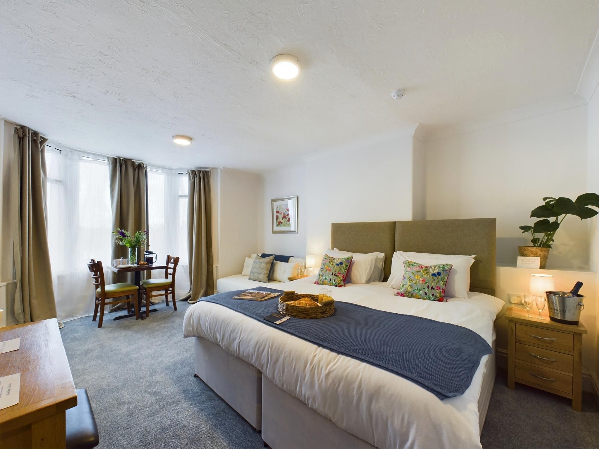 Studio Suite 1 King Bed Non-Smoking