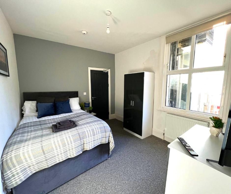 Double room-Ensuite with Shower-Garden View