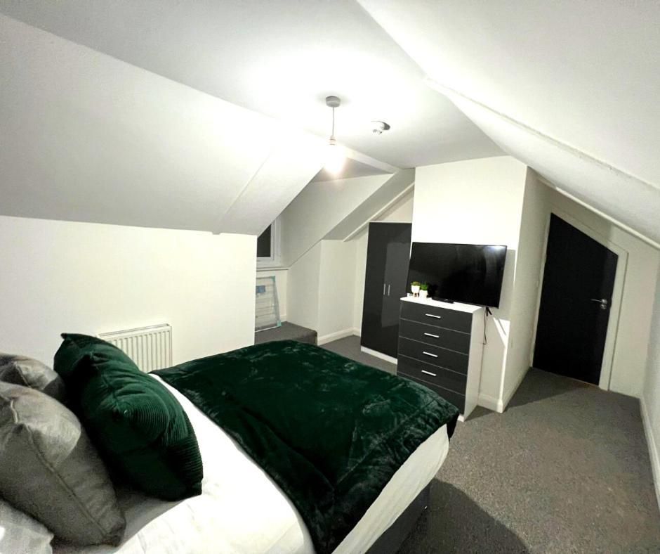 Double room-Budget-Shared Bathroom-Street View