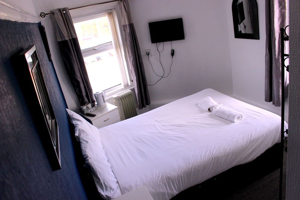 Henson Hotel Standard Double Room 5