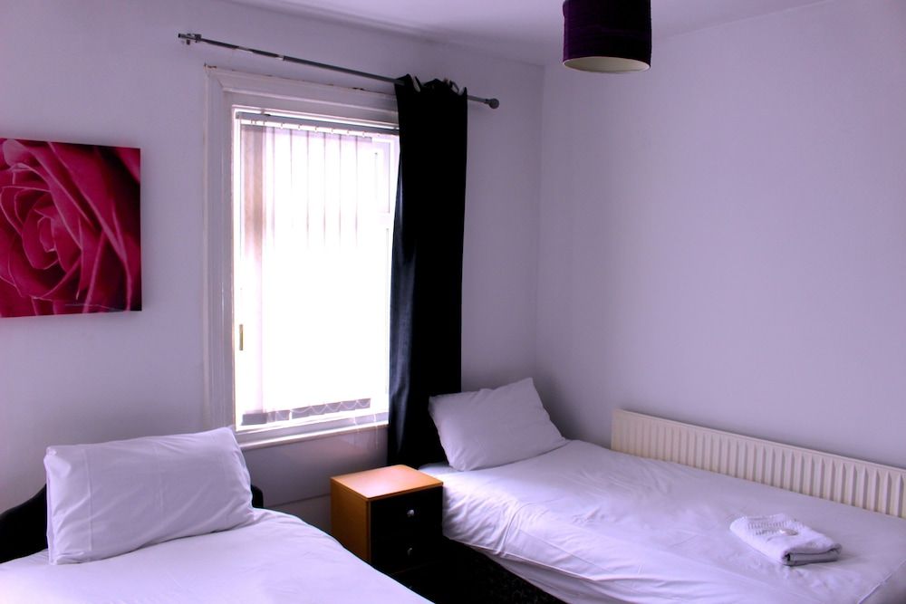 Henson Hotel 
