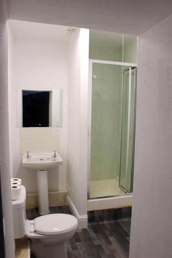 Henson Hotel Standard Double Room 13