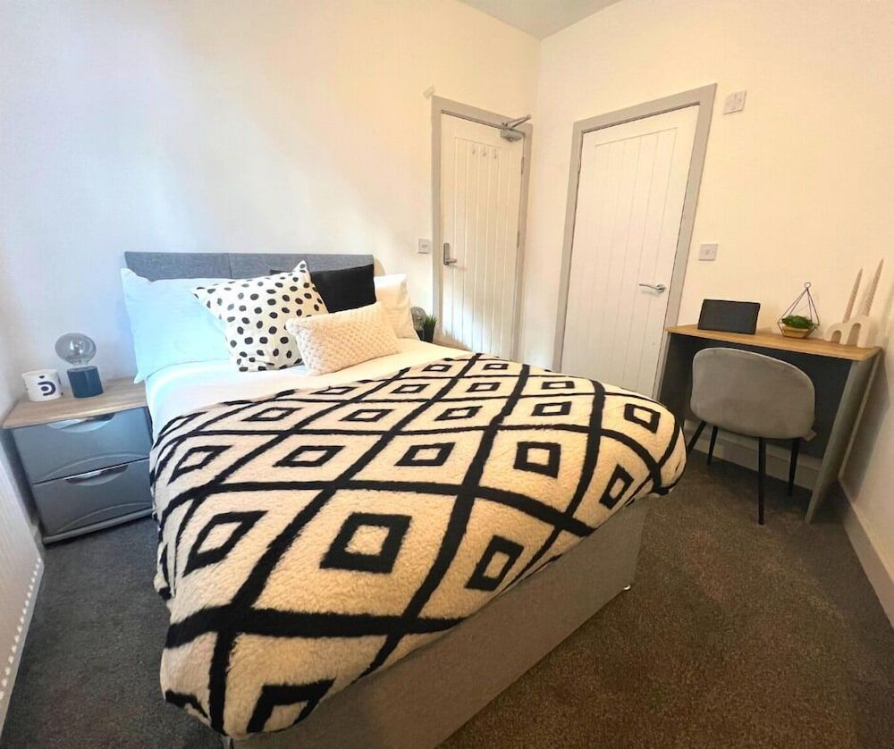 Darlington Suites by SA Stays Comfort Double Room 3