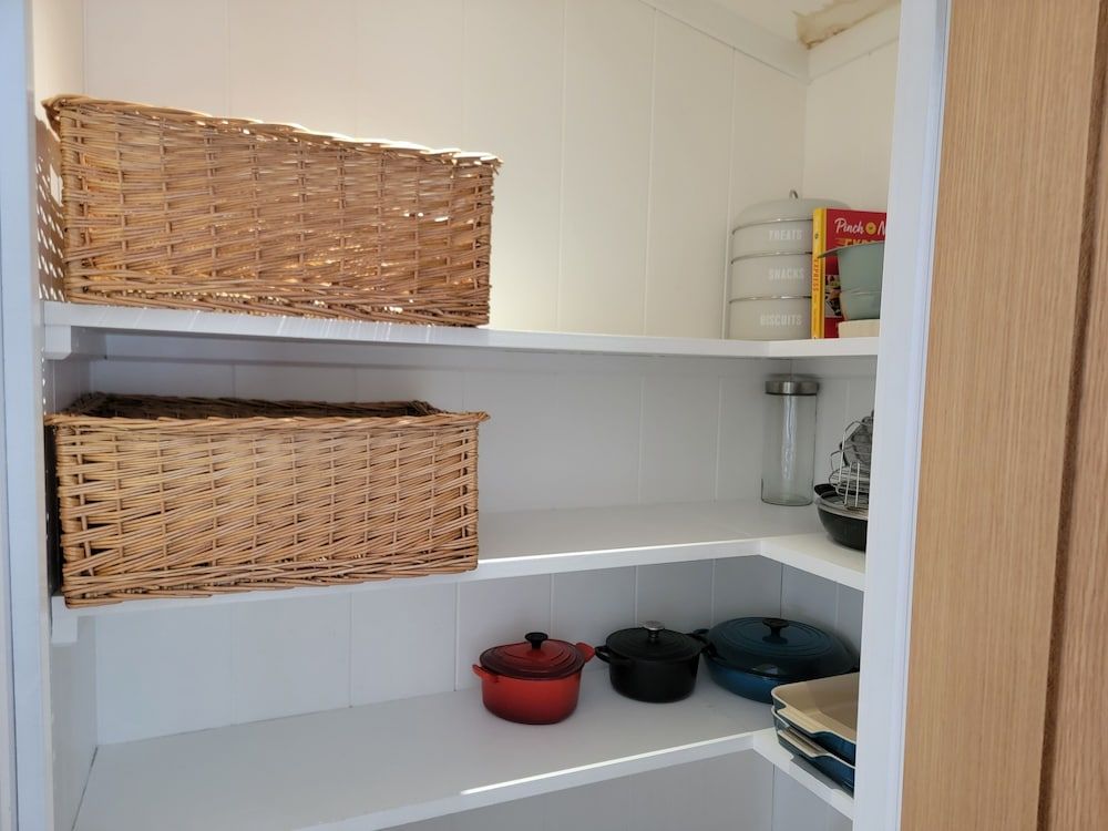 Luxury 2-bed Lodge in Routh, Sleeps 4 With Hot Tub Cabin 7