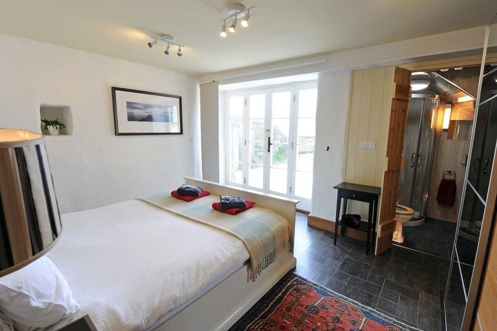 Cottage (2 Bedrooms)
