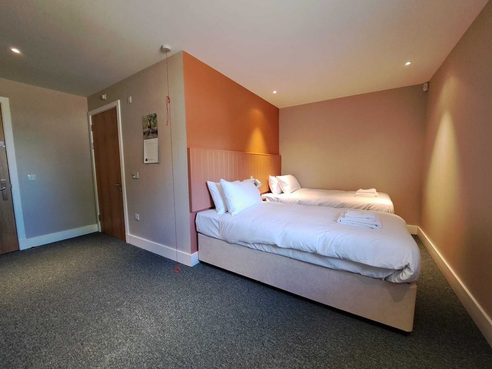 Comfort Room, Hill View