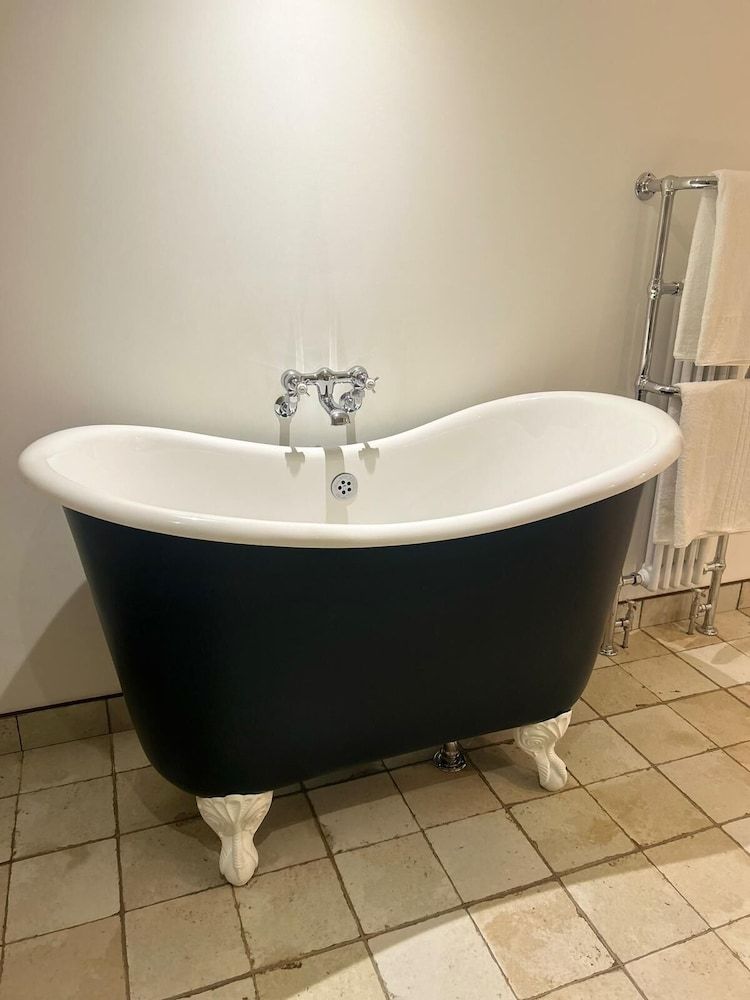 Bushmills Townhouse Duplex, 1 King Bed, Patio 4