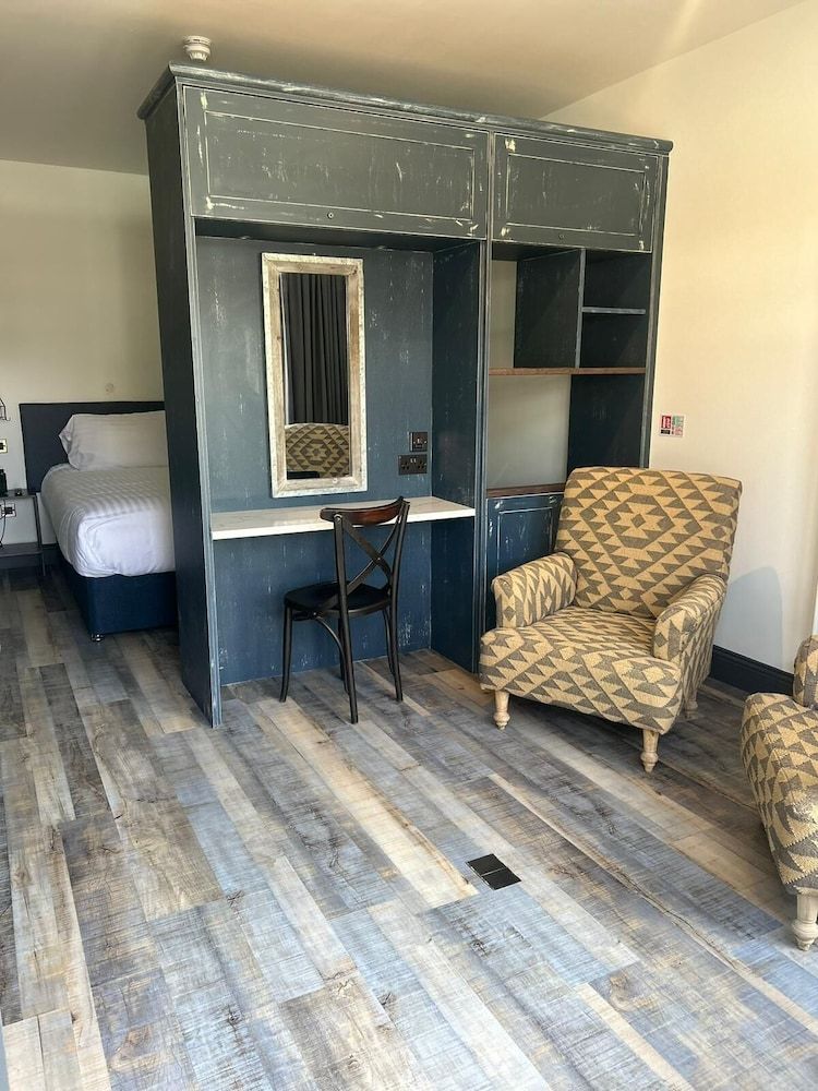 Bushmills Townhouse Classic Suite, 1 King Bed, Patio 2