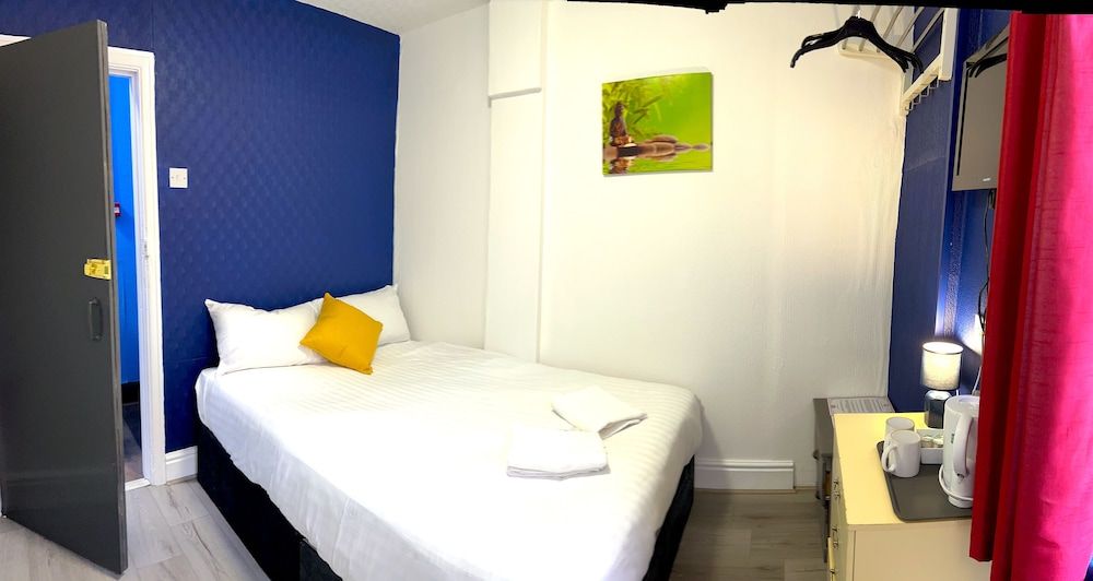 Calypso Hotel Blackpool Double Room 3