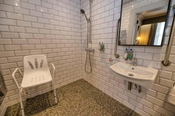 King Street Aparthotel Accessible Superior King or Twin Suite