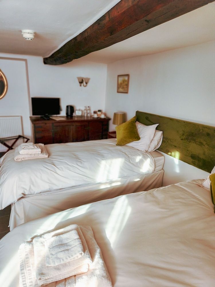 The New Inn Deluxe Double Room, Private Bathroom 8