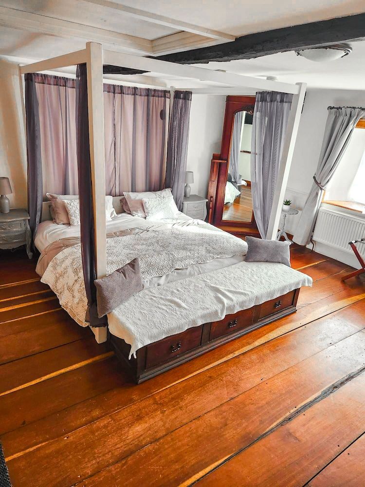 The New Inn Deluxe Double Room, Ensuite 2