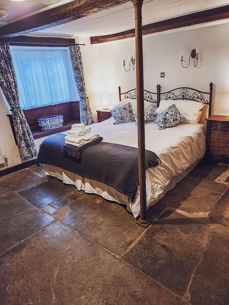 The New Inn Comfort Twin Room, Private Bathroom 5