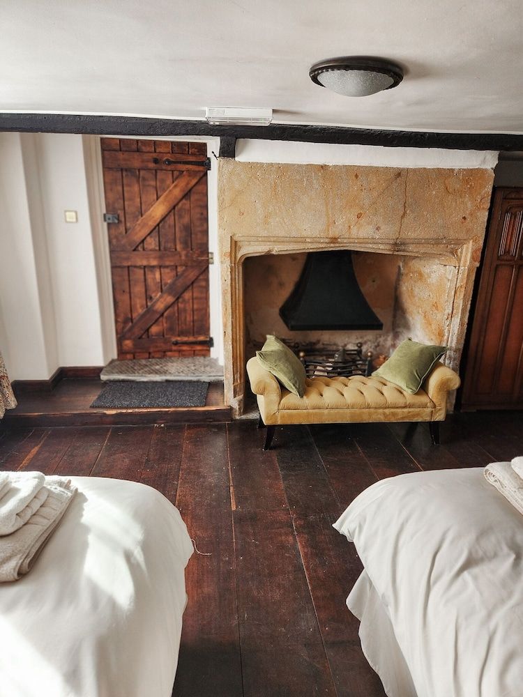 The New Inn Deluxe Double Room, Private Bathroom 5