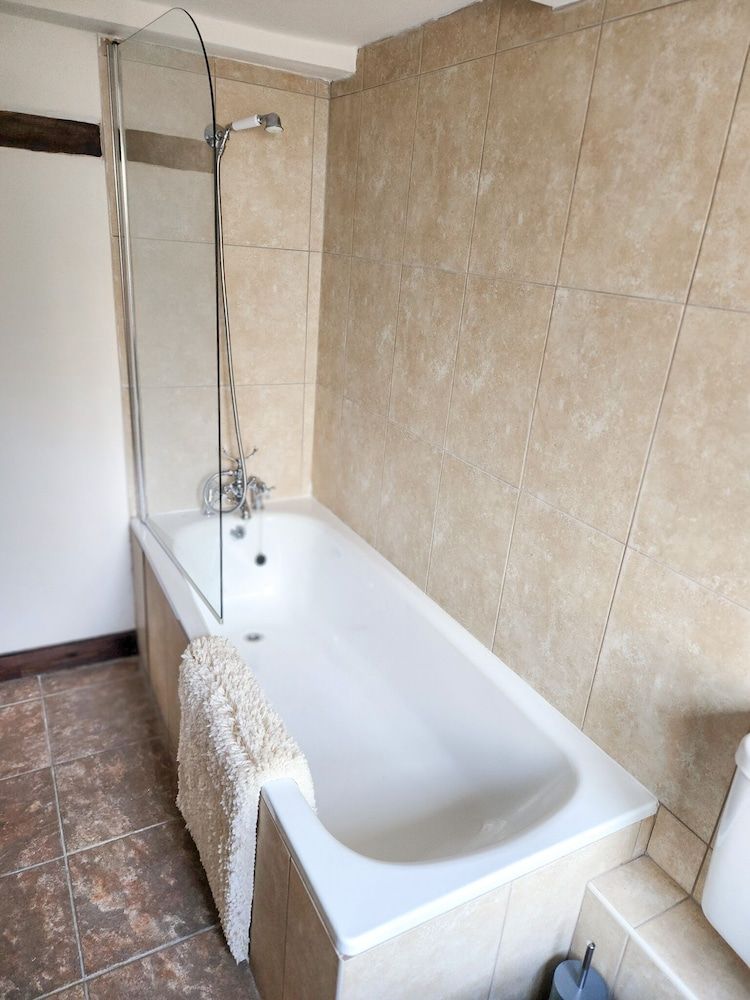 The New Inn Deluxe Double Room, Private Bathroom 11