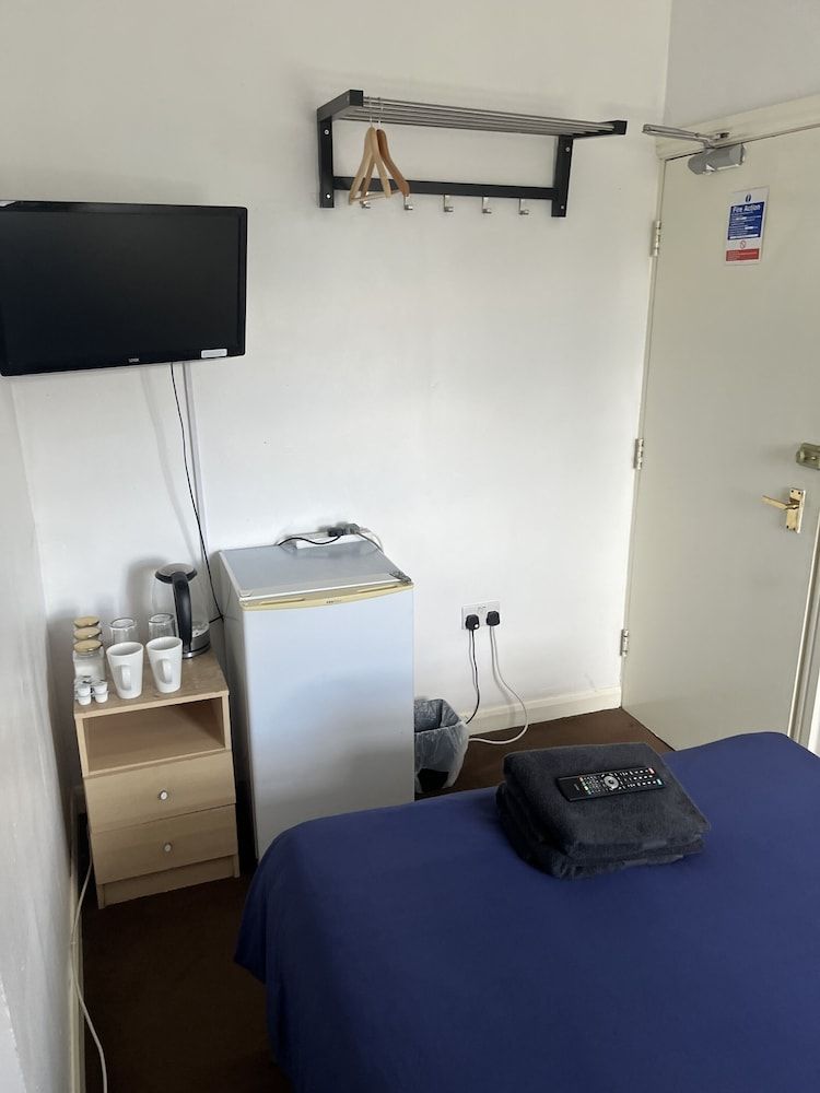 Beverley Budget Inn Economy Single Room, Garden View 9