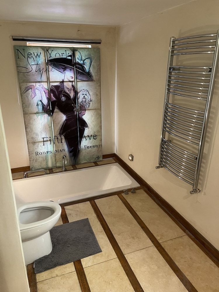 Beverley Budget Inn Superior Suite, Ensuite, Garden View (Room 3 ) 6