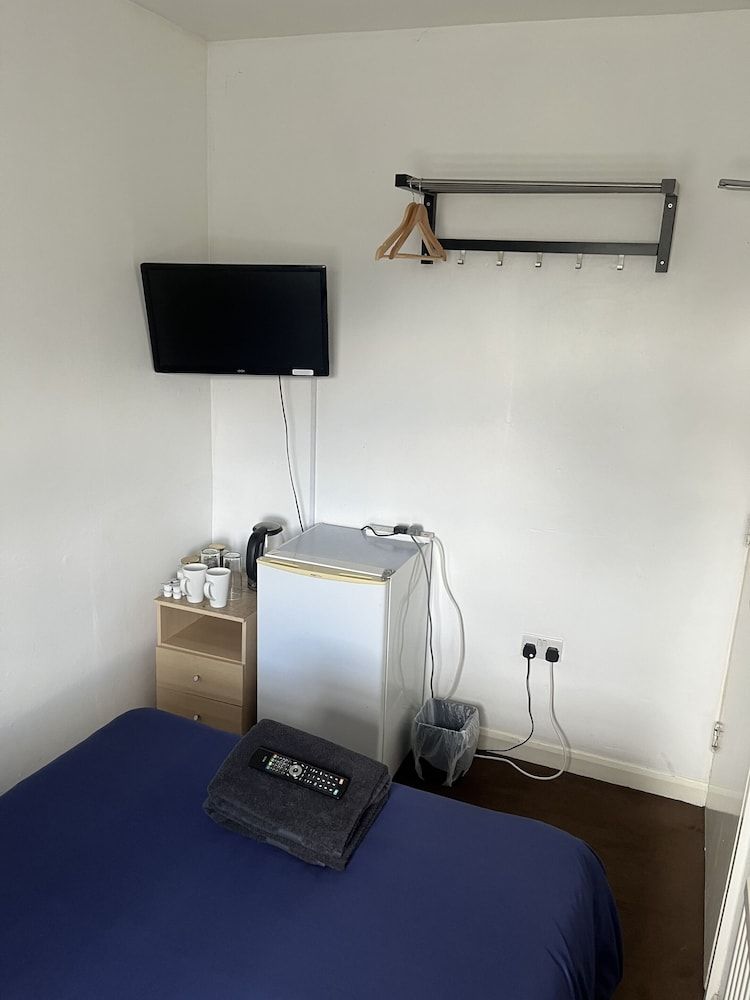 Beverley Budget Inn Economy Single Room, Garden View 8