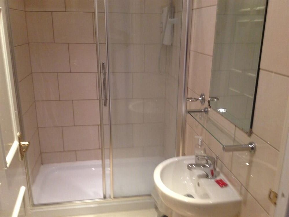 Beverley Budget Inn Economy Single Room, Garden View 4