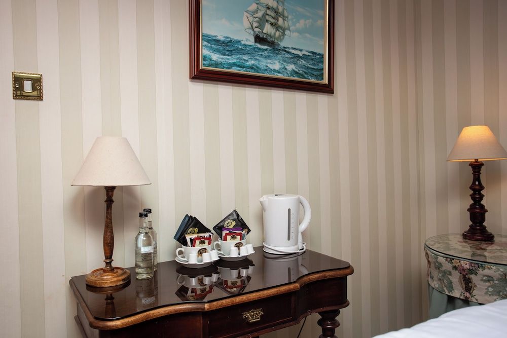 The Olde Ship Inn Superior Double Room 3